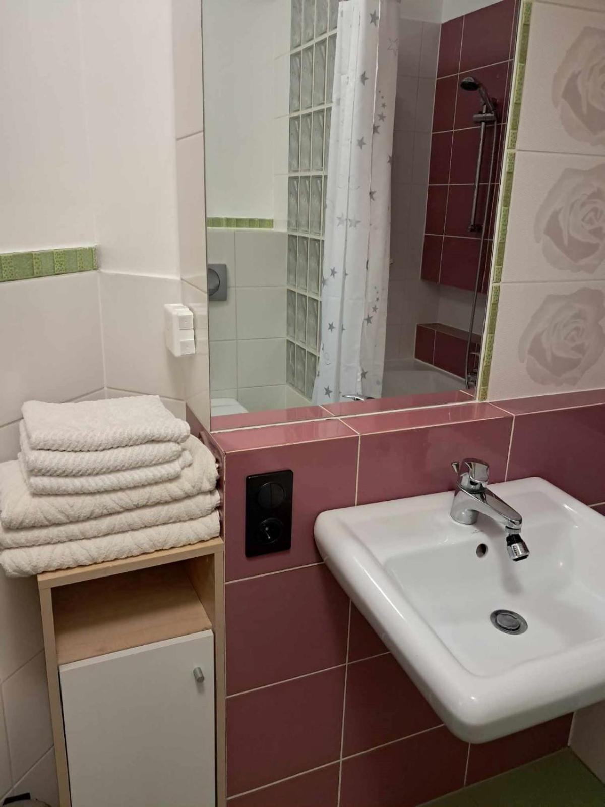 Apartament Julia 1-4 Os Parter Balkon Garaz Westerplatte Kielce Exterior photo